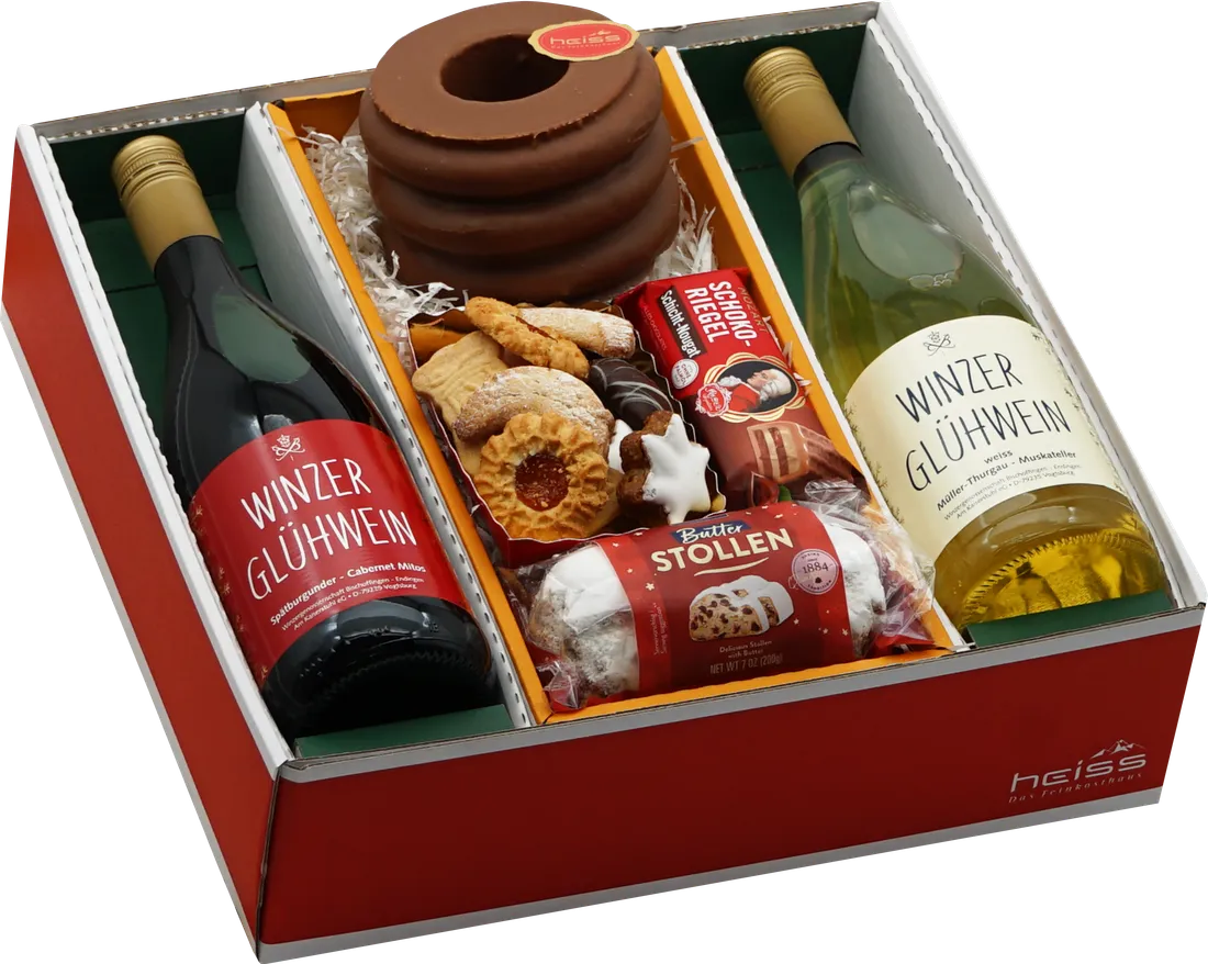 Weihnachtspräsent mit Winzerglühwein rot und weiß, Baumkuchen, Butterstollen und Weihnachtsgebäck